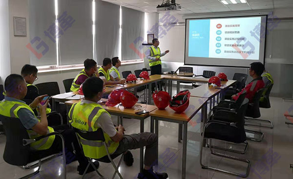 中天科技TPM項(xiàng)目組成員上海考察現(xiàn)場 中天科技TPM項(xiàng)目組成員上海考察現(xiàn)場